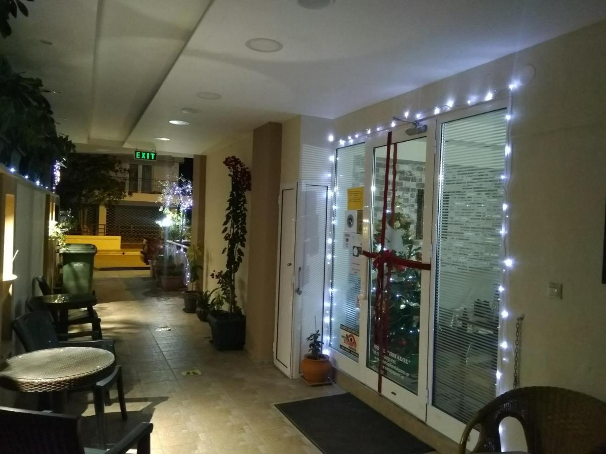 Hotel Villa Pigasos Paralía Екстериор снимка