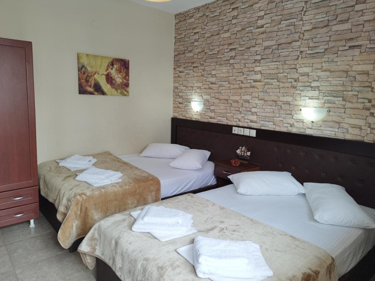 Hotel Villa Pigasos Paralía Екстериор снимка