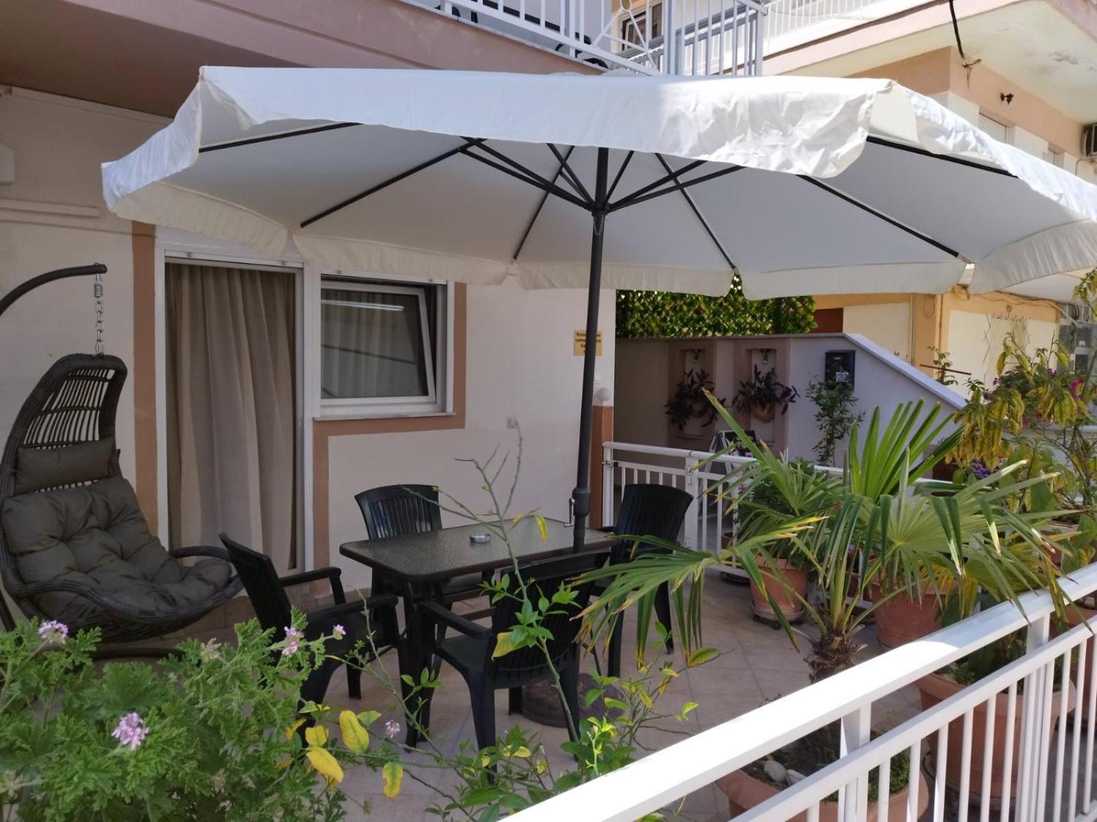 Hotel Villa Pigasos Paralía Екстериор снимка