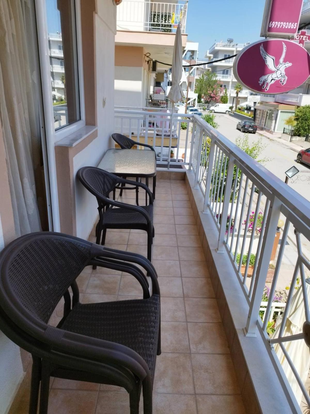 Hotel Villa Pigasos Paralía Екстериор снимка