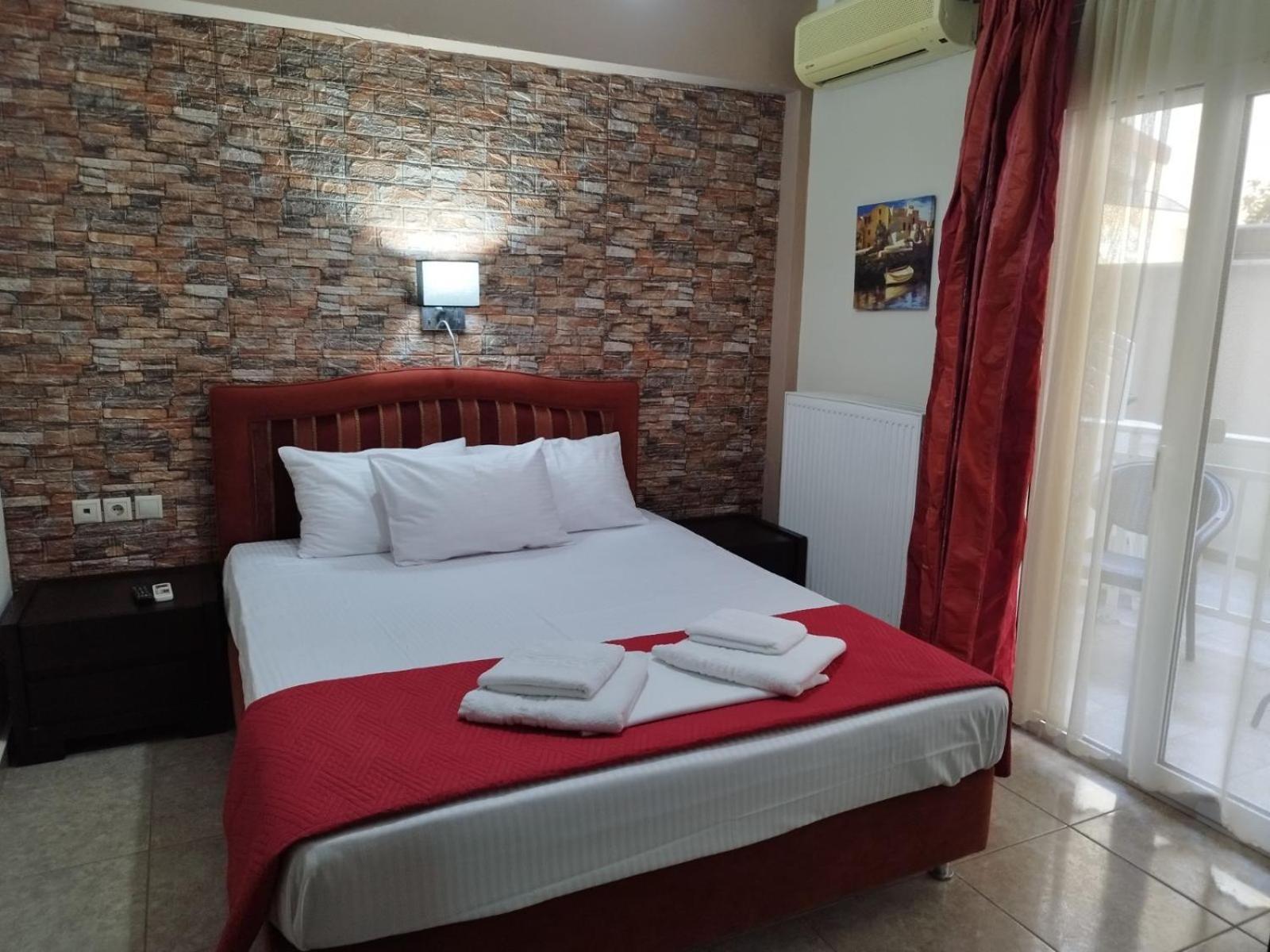 Hotel Villa Pigasos Paralía Екстериор снимка