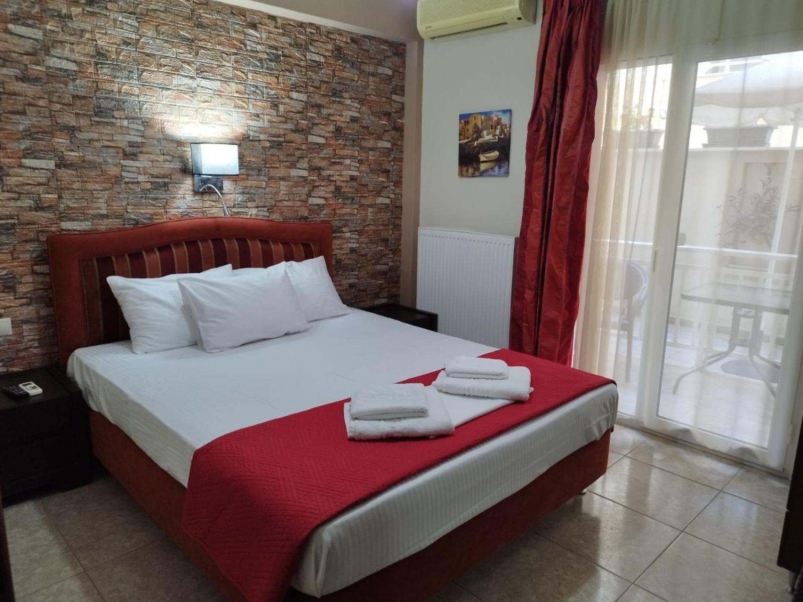 Hotel Villa Pigasos Paralía Екстериор снимка