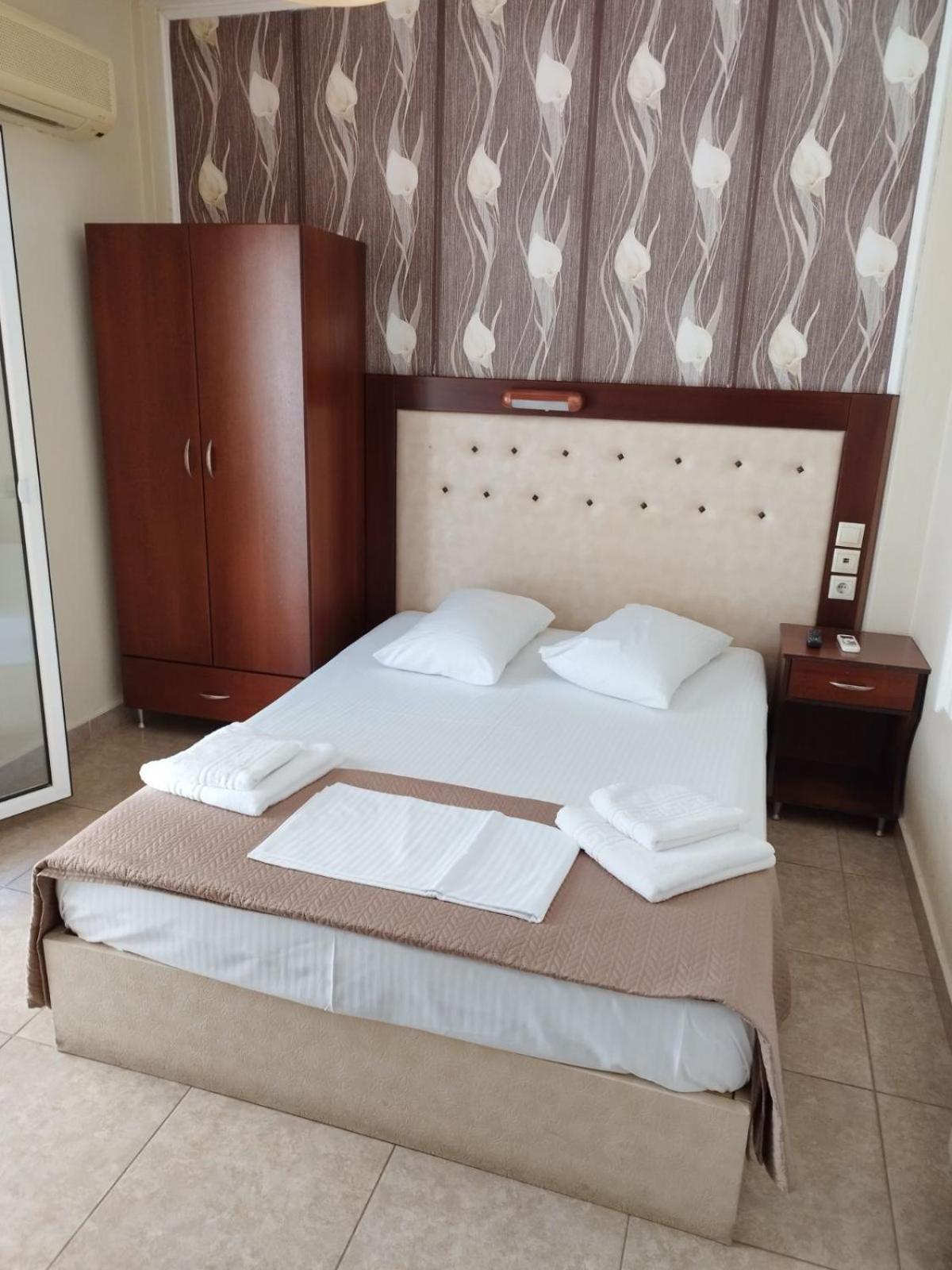 Hotel Villa Pigasos Paralía Екстериор снимка