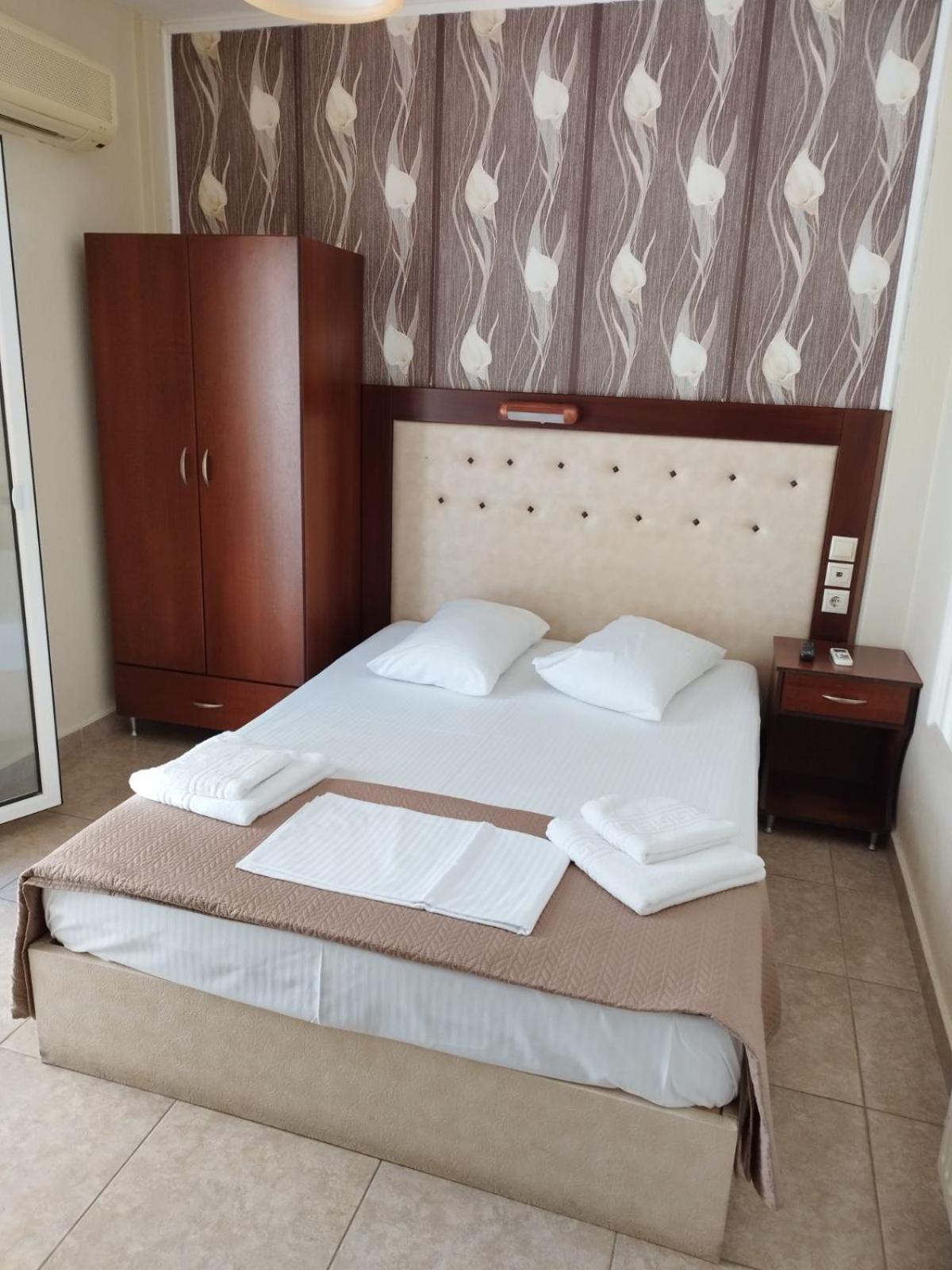 Hotel Villa Pigasos Paralía Екстериор снимка