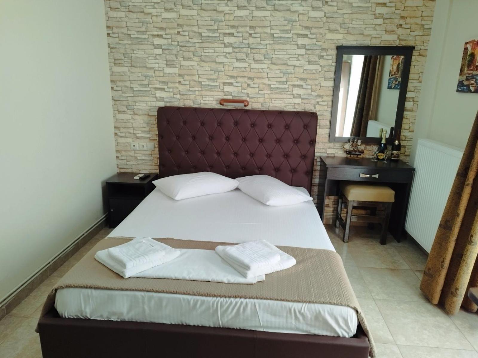 Hotel Villa Pigasos Paralía Екстериор снимка