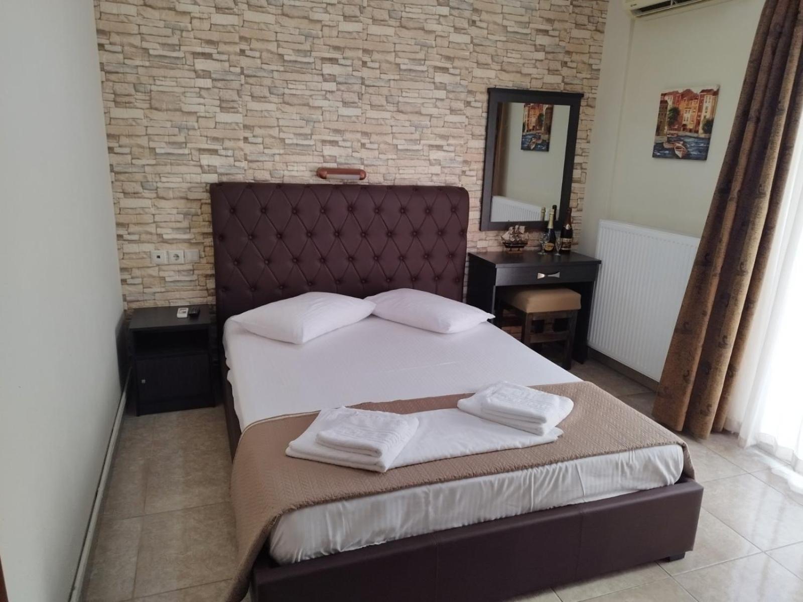 Hotel Villa Pigasos Paralía Екстериор снимка
