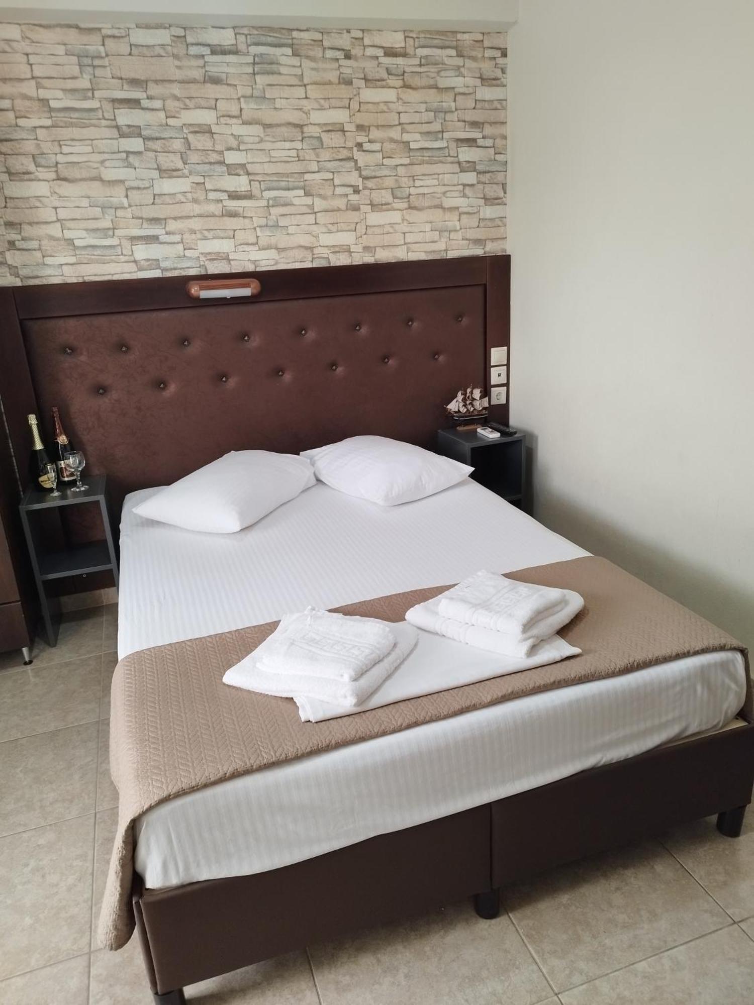 Hotel Villa Pigasos Paralía Екстериор снимка