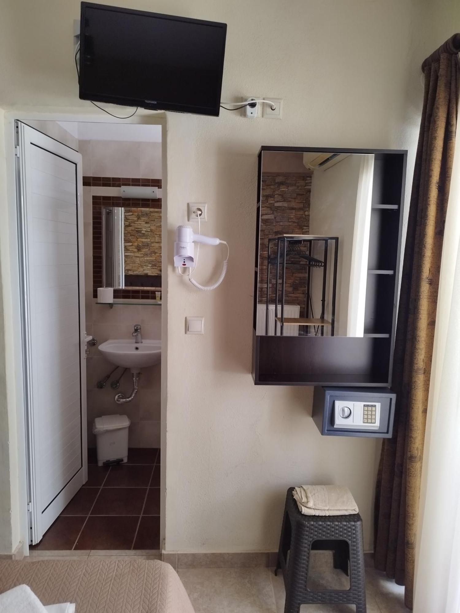 Hotel Villa Pigasos Paralía Екстериор снимка