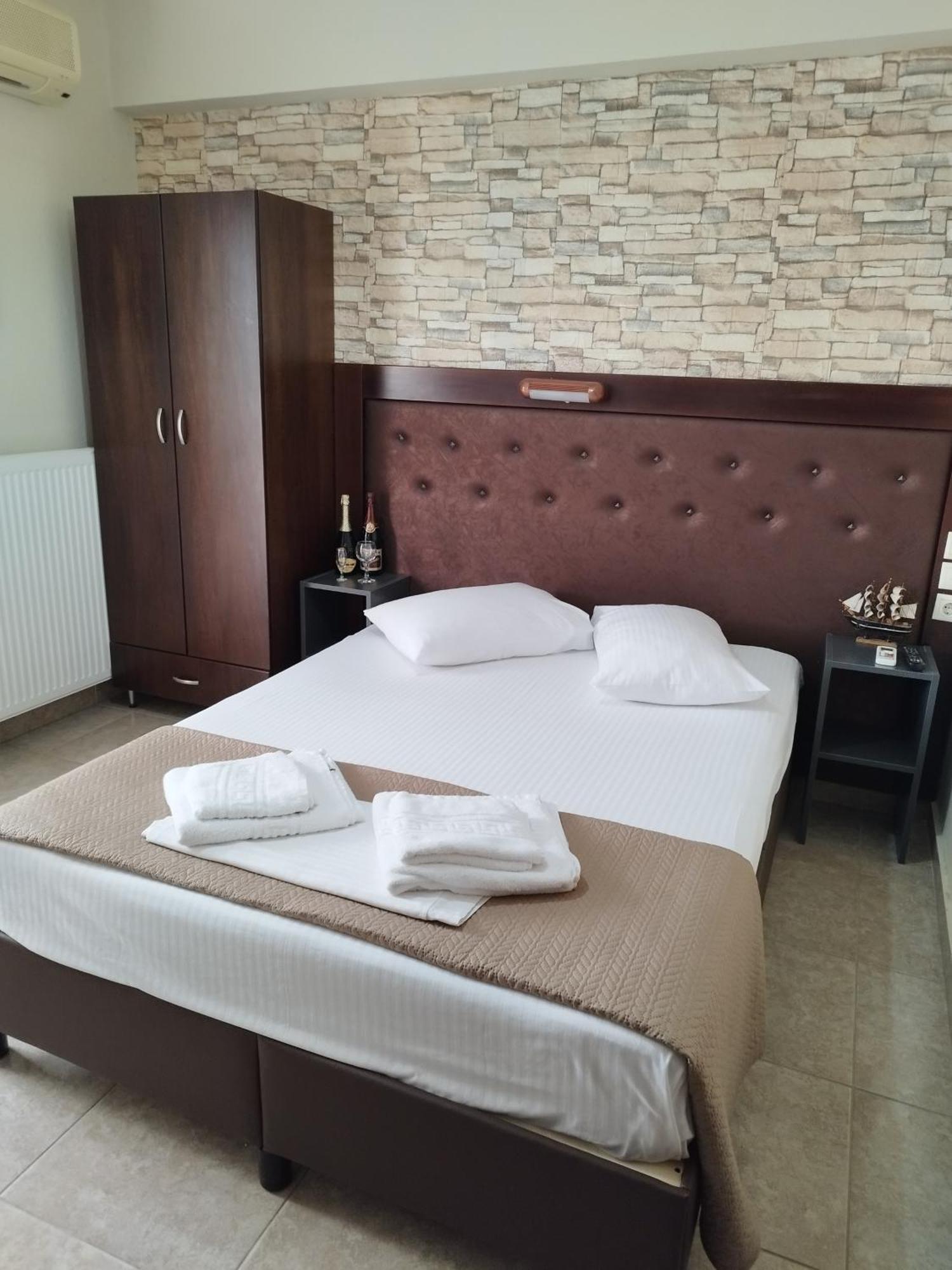 Hotel Villa Pigasos Paralía Екстериор снимка