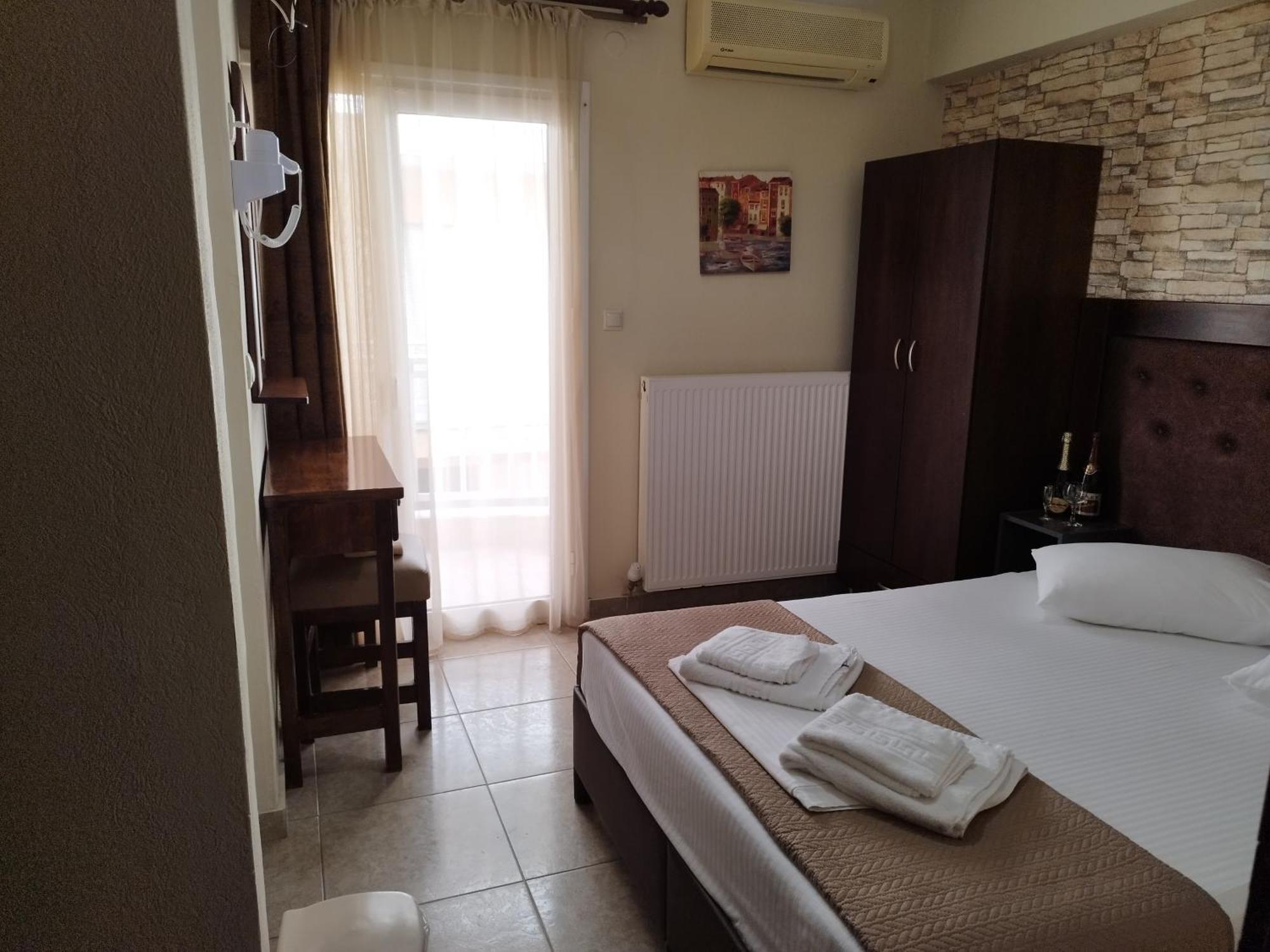 Hotel Villa Pigasos Paralía Екстериор снимка